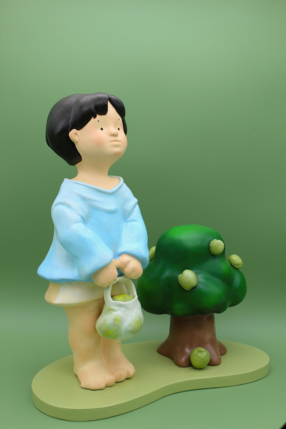 이브
동산바치
레진에 아크릴 채색
350x180x350(mm)
2022