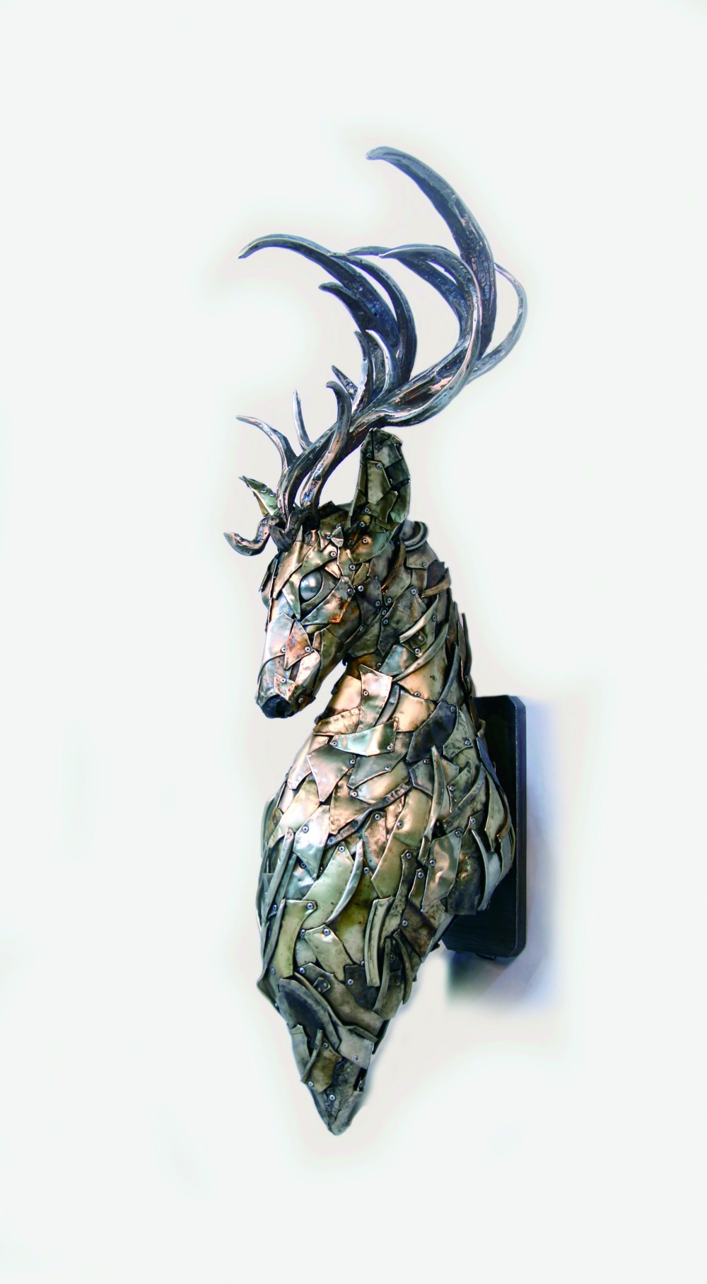 Persona-Deer _ 140 x 50 x 44cm _ 버려진 양은 냄비, 리벳, 철, 스테인리스 _ 2016
